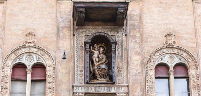 La MADONNA per le vie di Bologna